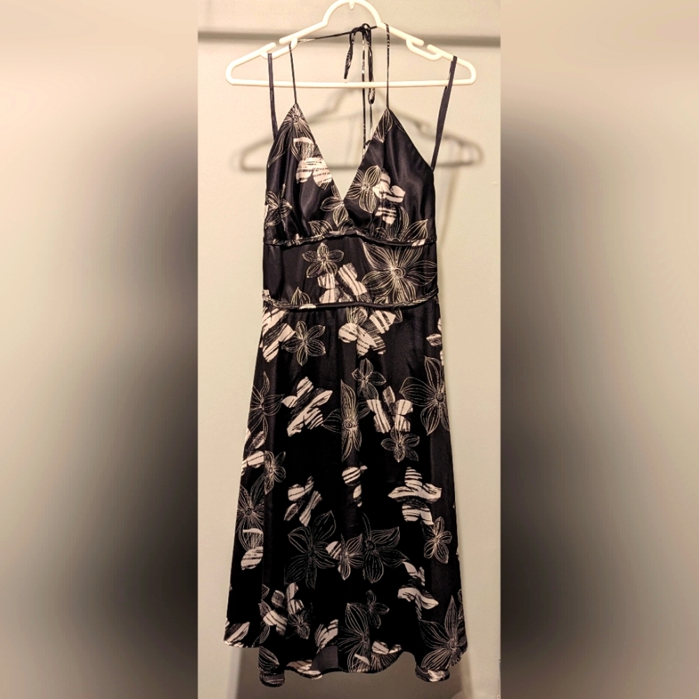 Silky & strappy dress